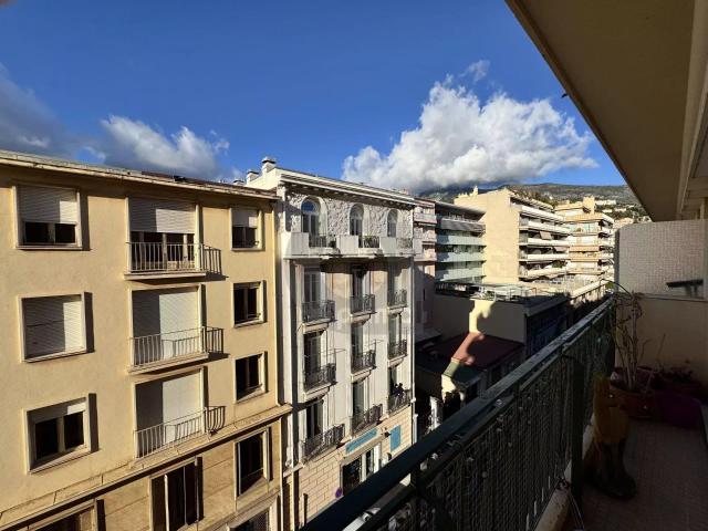 Menton Centre Ville 3 Pièces Terrasse Parking Cave 59m² Menton