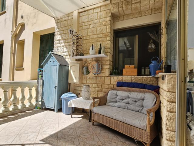 MENTON CENTRE 3/4 PIECES 85 M2 HABITABLE VERRANDA + TERR
