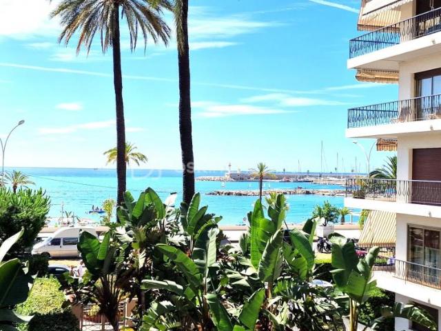MENTON Bel appartement 2 pièces à 1mn des plages de Menton avec une vue mer