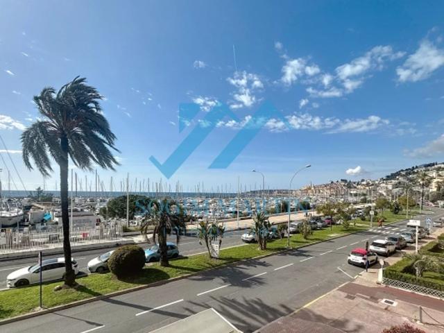 Menton Garavan front de mer beau Studio avec terrasse pleine vue mer et port