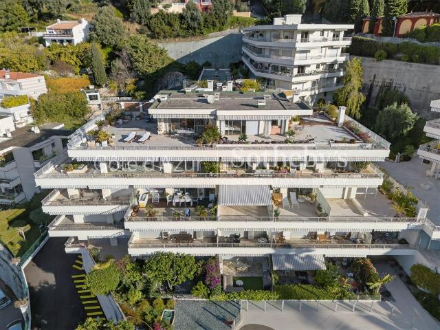 Menton Garavan penthouse duplex vue mer terrasses résidence luxe piscine garage
