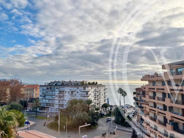 Menton Elégant Penthouse avec Terrasse Panoramique