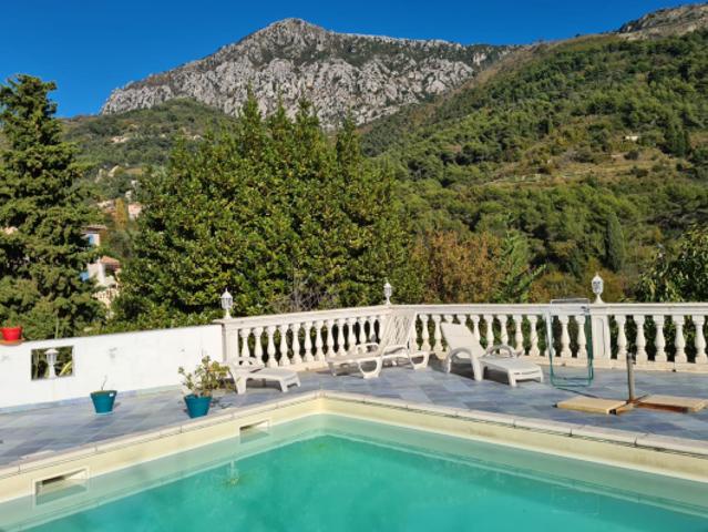 MENTON HAUTEURS BELLE VILLA NEO PROVENCALE AU CALME AVEC GR