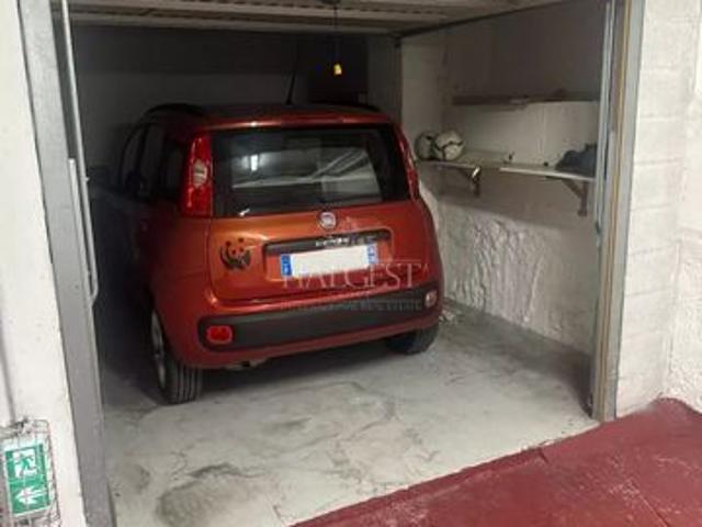 Menton – Opportunité rare: garage fermé proche centre ville