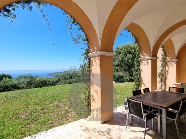 Menton Propriété de caractère avec vue mer panoramique et. 400m² Menton