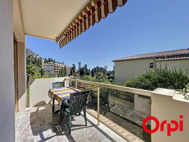 MENTON, QUARTIER GARAVAN: UNIQUEMENT EN LOCATION ETUDIANTE Studio avec terrasse