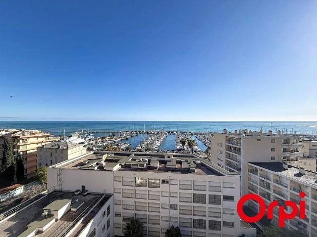 MENTON, QUARTIER GARAVAN: 2 PIECES AU DERNIER ÉTAGE AVEC VUE MER PANORAMIQUE, TERRASSE, CAVE ET PARKING