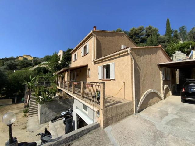 MENTON ROUTE DE CASTELLAR VILLA 5 PIECES + STUDIO INDÉPENDANT