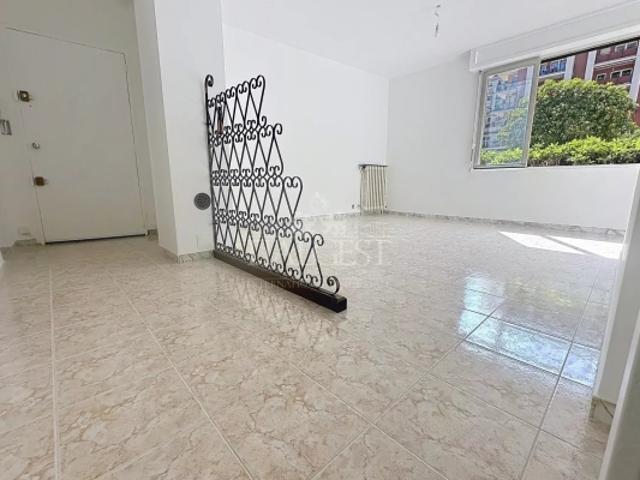 Menton – Traversant lumineux, beau potentiel