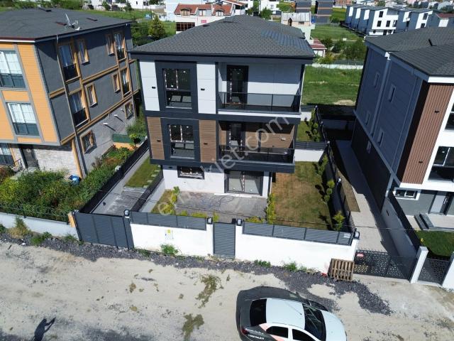 Menyaptan Marmara Ereğlisi Yeniçiftlik Bağımsız 4+1 Yazlık Villa