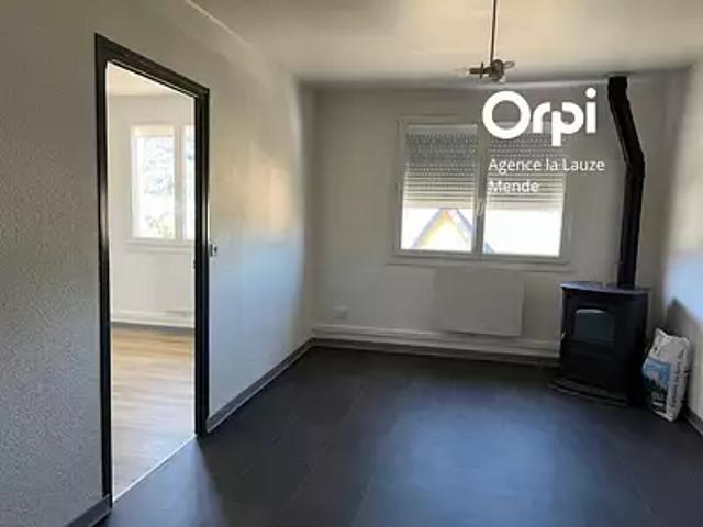 Mende 48000 Location appartement 3 pièces t3 au dernier étage cave