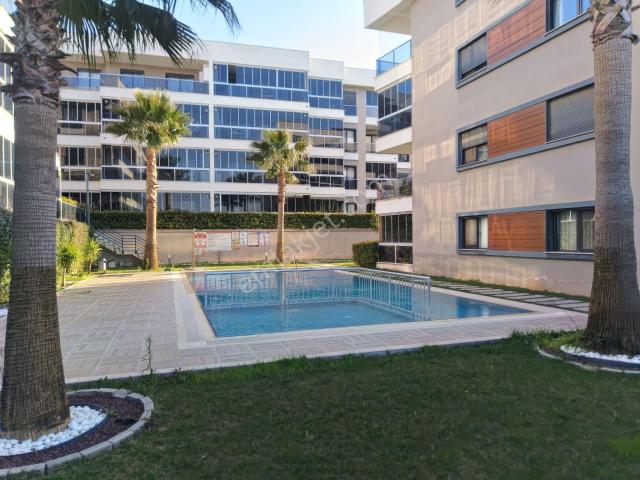 Menderes Turyap'tan Barbaros Mh. Havuzlu Site İçi Kiralık 2+1