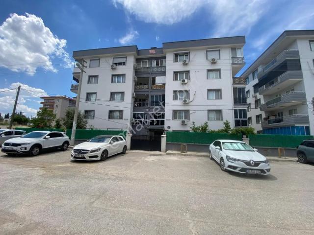 Menderes Barbaros Mahallesi'nde Kiralık Geniş 3+1 Daire