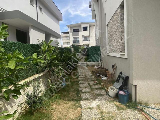 Menderes Barboros Mahallesinde Kiralık 4+1