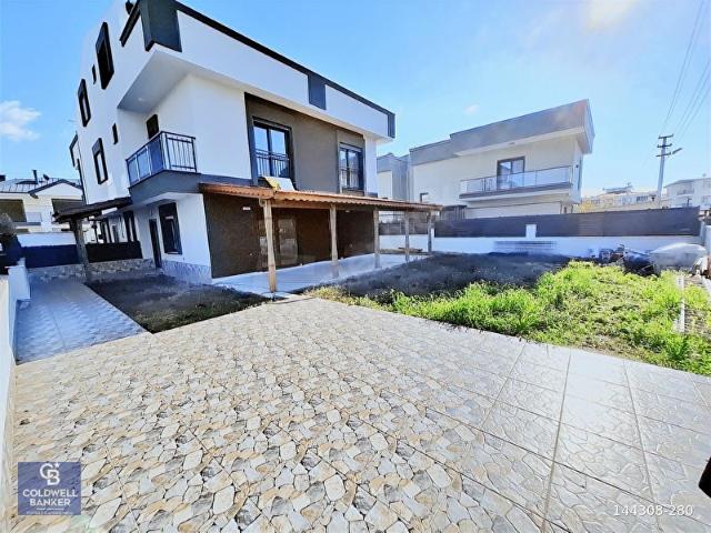 MENDERES COLDWELL BANKER POYRAZDAN BÜYÜK BAHÇELİ OTOPARKLI VİLLA
