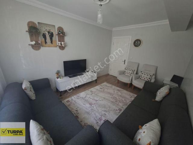 Menderes Cüneytbey Mahallesinde Satılık Daire.