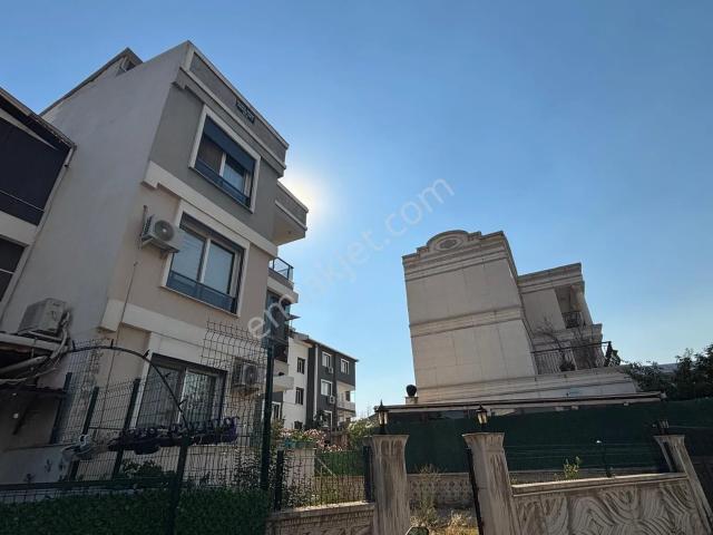 Menderes Kasımpaşa'da Kiralık | Merkezi Konumda, Kapalı Mutfaklı & Doğalgazlı 2+1!