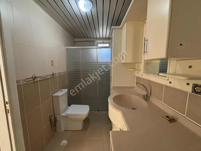 Menderes Kemalpaşa Mahallesin 'de Satılık 3+1 Daire