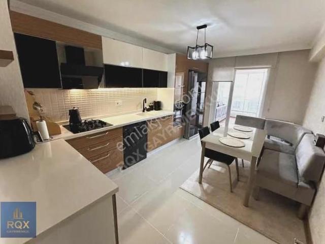 Menderes'te Site İçi Merkezi Konumda 4+1 Geniş Satılık Daire