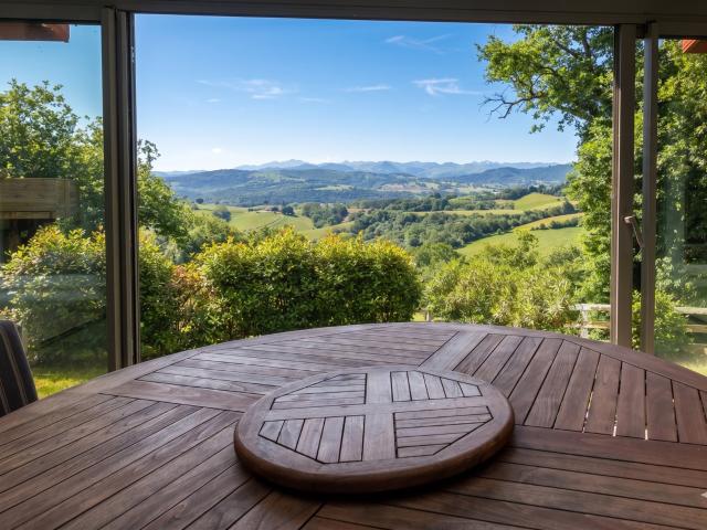 Mendibegi. En basque, « l'œil de la montagne » 219m² Saint Palais
