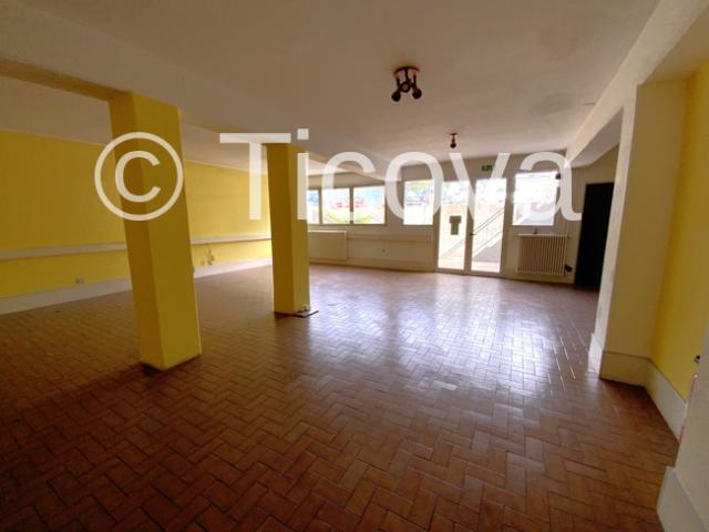 Mendrisio 10 Minuten von den Bräuchen von Chiasso entfernt Büros /Showroom/Gewerbeflächen