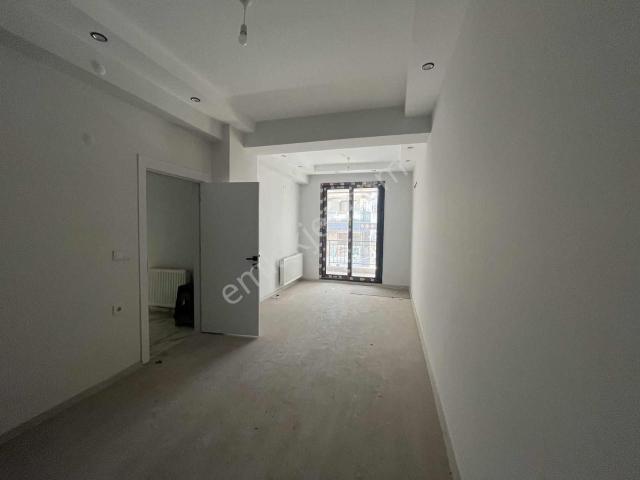 Menemen Merkezde Kiralık 2+1 Sıfır Daire