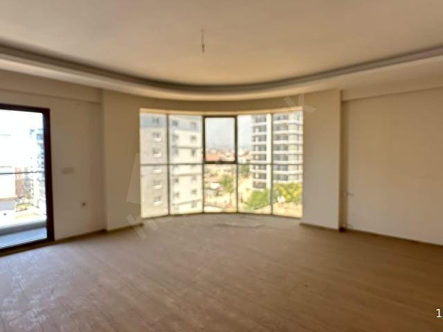 Menemen Asarlık'ta Çift Banyolu Ferah 3+1 Köşe Kiralık Daire