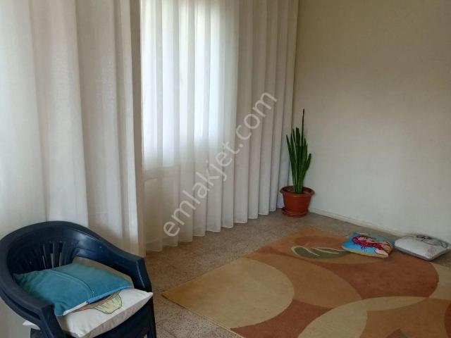 Menemen Esatpaşa Mahallesinde Satılık 3+1 Ara Kat Bakımlı Daire