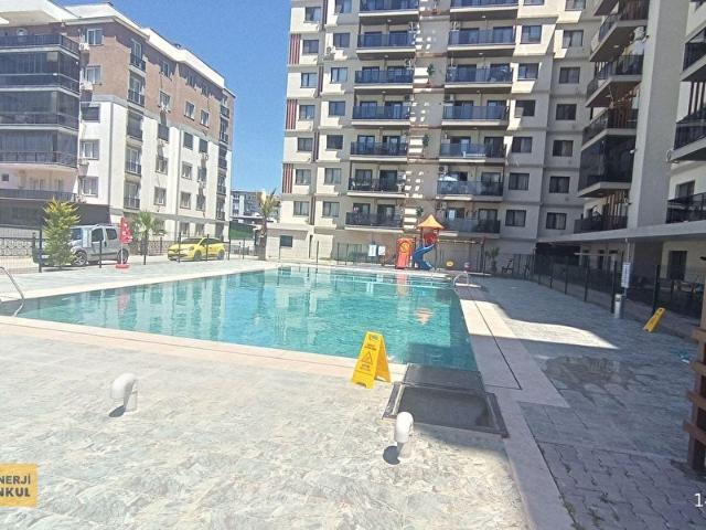 Menemen Gazi Mahallesinde Havuzlu Site İçinde Kiralık Lüks Daire