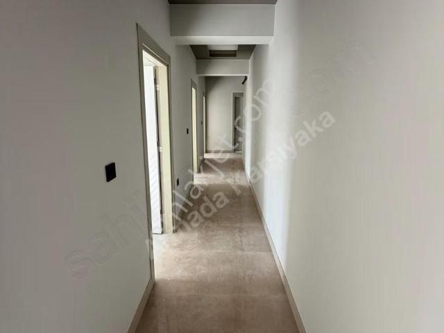 Menemen Gazi Mahallesinde Site İçerisinde Lüks 3+1 Satılık Daire