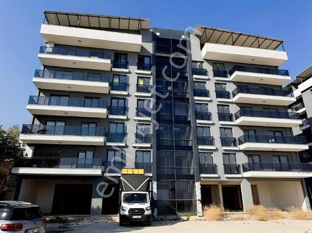 Menemen Kazımpaşa Havuzlu Site 3+1 Yerden Isıtmalı Lüks Daire