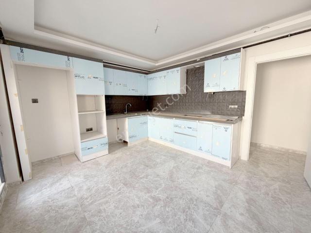 Menemen Koyundere'de Kapalı Mutfak Kiralık 3+1 Geniş Daire