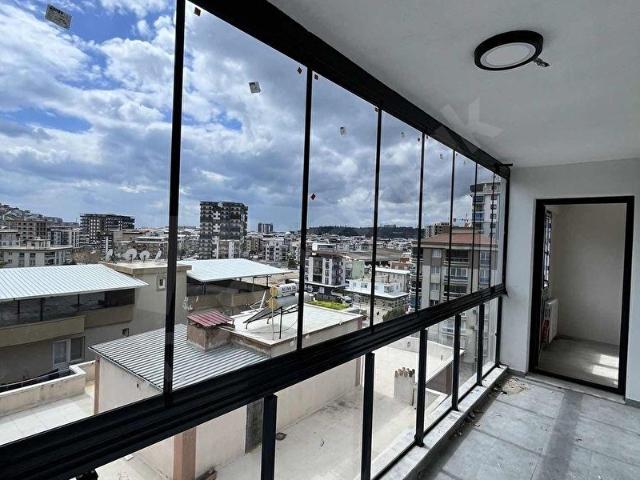 Menemen Uğur Mumcuda 2+1 Geniş, Özel Tasarımlı, Satılık Daire