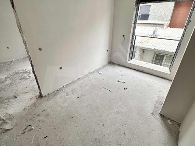 Menemen uğur mumcu'da ara kat lüx 1+1 2+1 daireler