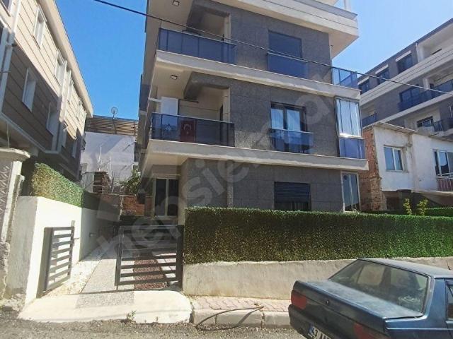 MENEMEN UĞURMUMCU`DA OTURUMA HAZIR SIFIR 2+1 FIRSAT DAİRE