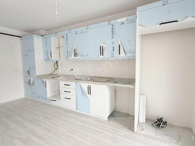 Menemen Ulukent'te Doğalgazlı Teraslı Kiralık 2+1 Daire