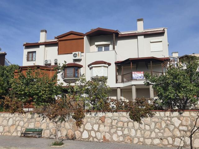 Menemen Villakent'te Merkezi Konumda 4+1 Kiralık Villa