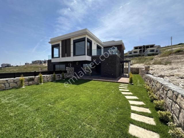 Menemen Villakent'te Satılık Sıfır 3+1 Modern Villa
