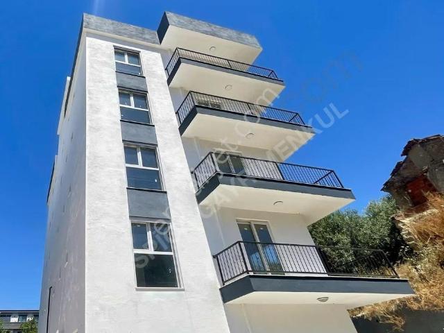 Menemen 9 Eylül Mahallesi Satılık 2+1 Ebeveyn Banyolu Daire