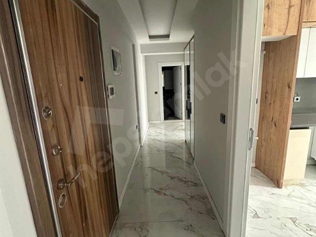 Menemende Satılık 2+1 Teraslı Lüks Kapalı Mutfak Daire
