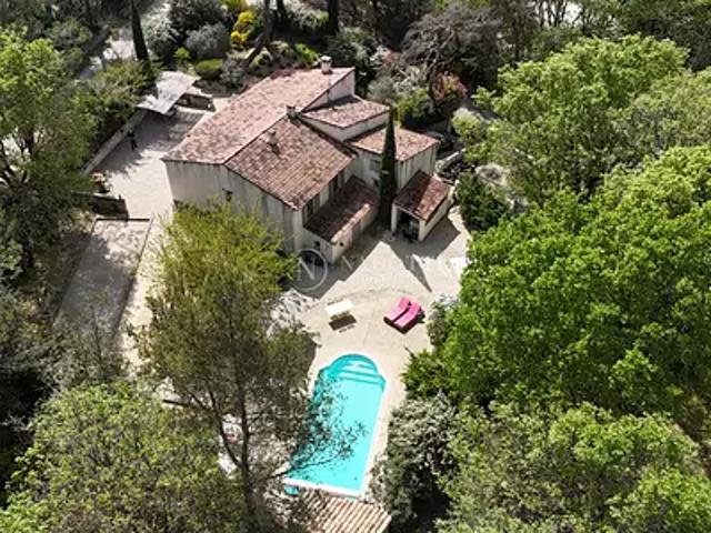 Ménerbes 84560 Achat / Vente maison 3 pièces t3 au dernier étage