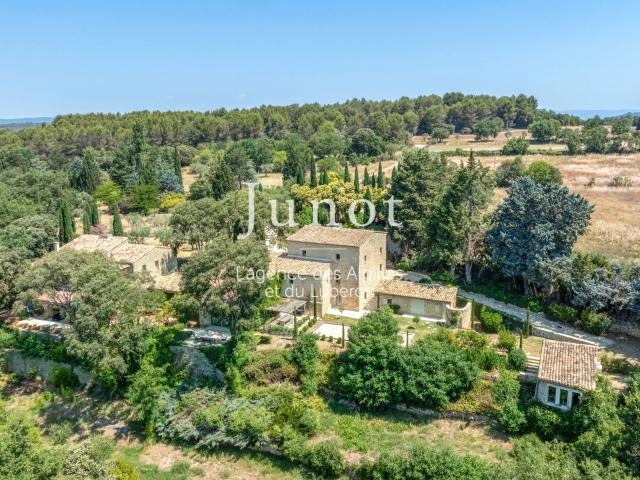 Ménerbes Propriete De Prestige Au Coeur Du Luberon 600m² Ménerbes