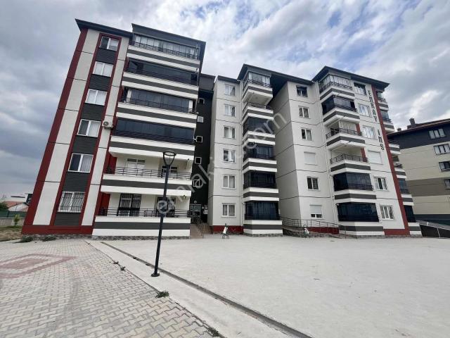 Mengene Cad. Üzerinde 3+1 Kap.otoparklı Site İçi Satılık Daire