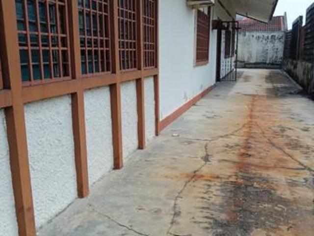 Menglembu 1 Storey Bungalow 4500 sqft 4R3B Below Market Value