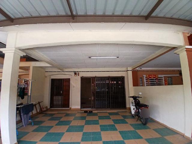 Menglembu Double Storey 20x70 Fully Extended Well Maintained
