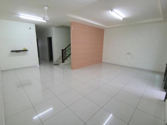 Menglembu Desa Rishah Endlot 22x70 Double Storey Nice House