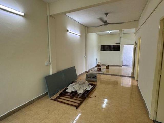 menglembu flat renovated good condition corner unit