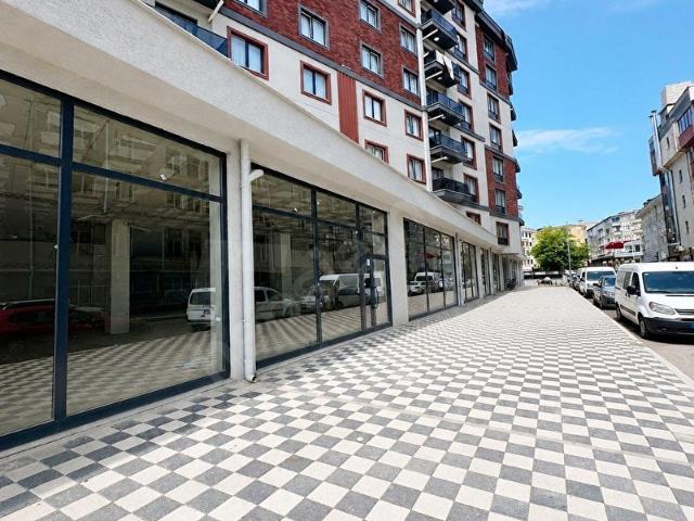 MENGÜKAN YAPI'DAN 700m KULLANIMA GÖRE BÖLÜNEBİLİR DÜKKAN