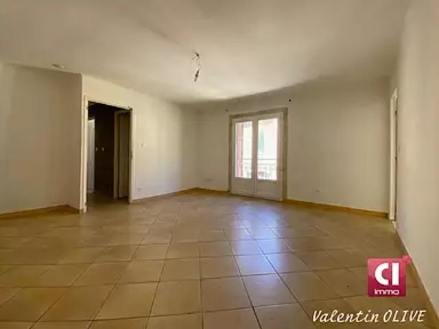 Méounes lès Montrieux 83136 Achat / Vente appartement 2 pièces t2 au dernier étage