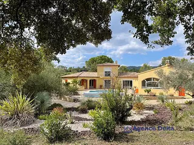 Méounes lès Montrieux 83136 Achat / Vente maison 6 pièces t6 au dernier étage piscine